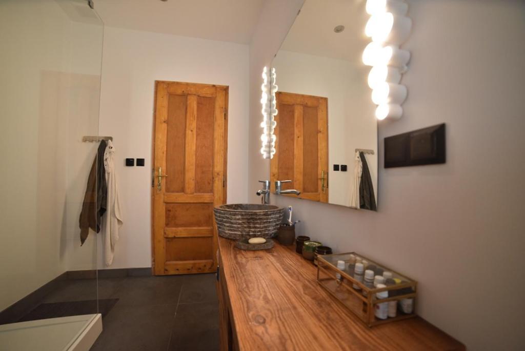 Designer Apartment 110M2 With King Size Beds & Equipped Kitchen Krakow Ngoại thất bức ảnh